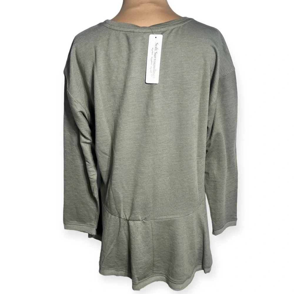 Soft Surroundings bay leaf green pull over top size Large - Picture 5 of 8